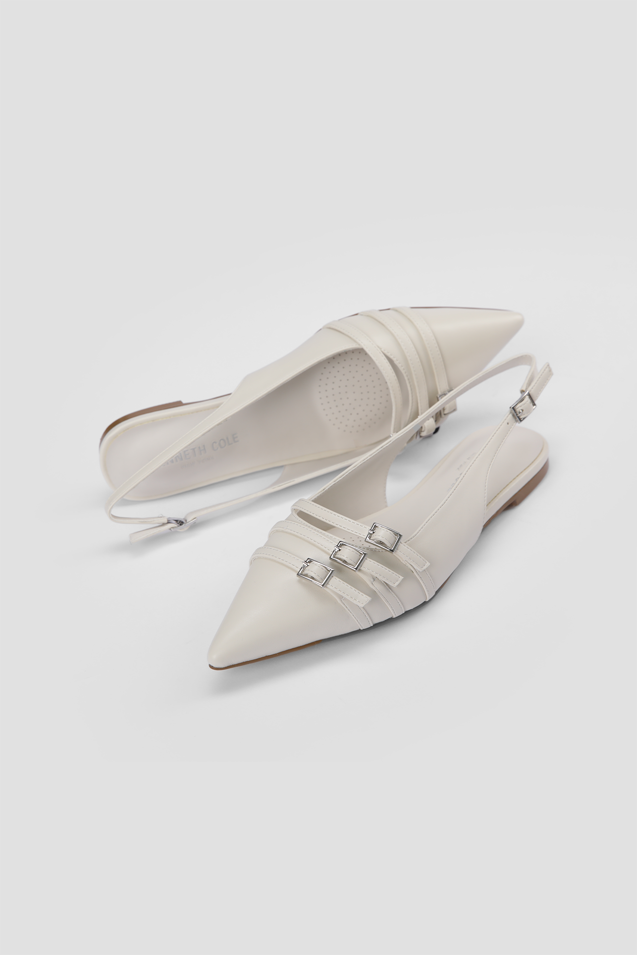 נעלי בלרינה שפיץ דמוי עור בצבע בז'