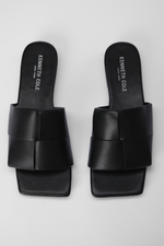 כפכפים דמוי עור בצבע שחור