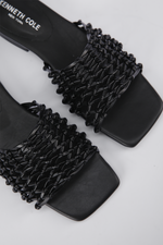 כפכפים דמוי עור בצבע שחור בעיצוב ארוג