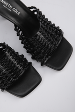כפכפים עם עקב דמוי עור בעיצוב ארוג בצבע שחור