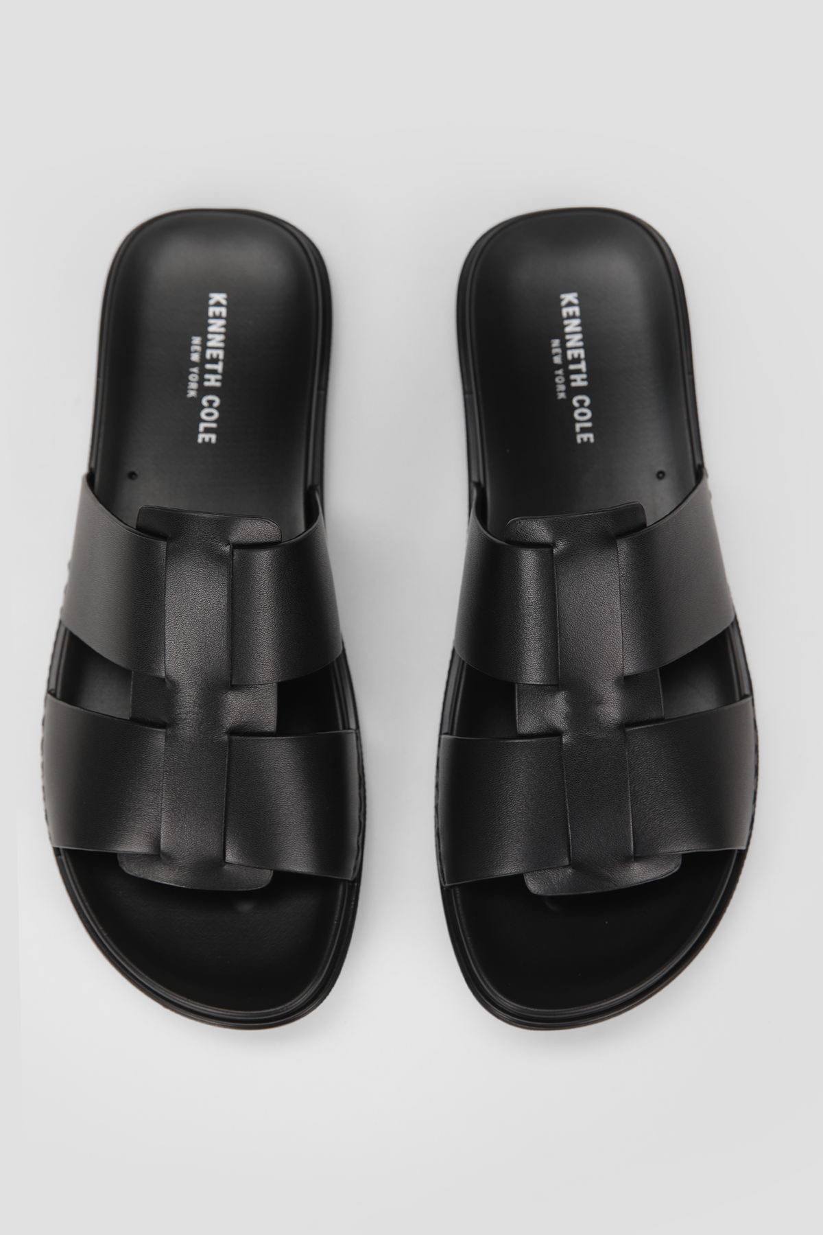 כפכפי עור לגברים בצבע שחור 