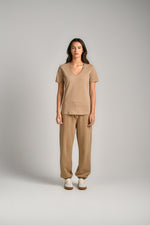 חולצת בייסיק צווארון וי