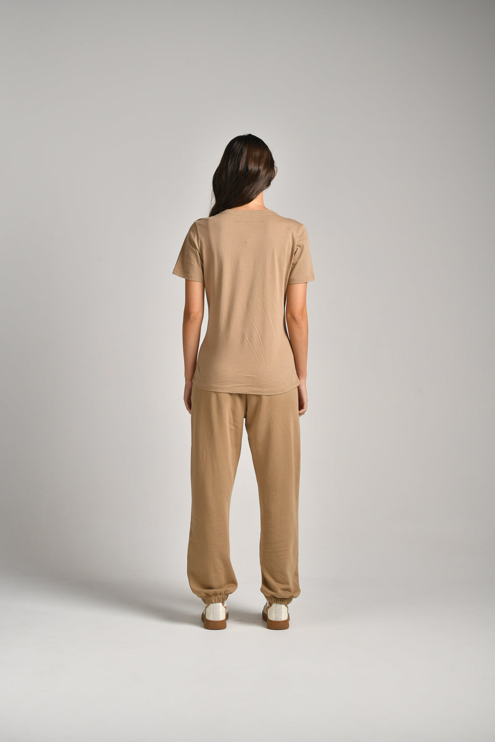 חולצת בייסיק צווארון וי