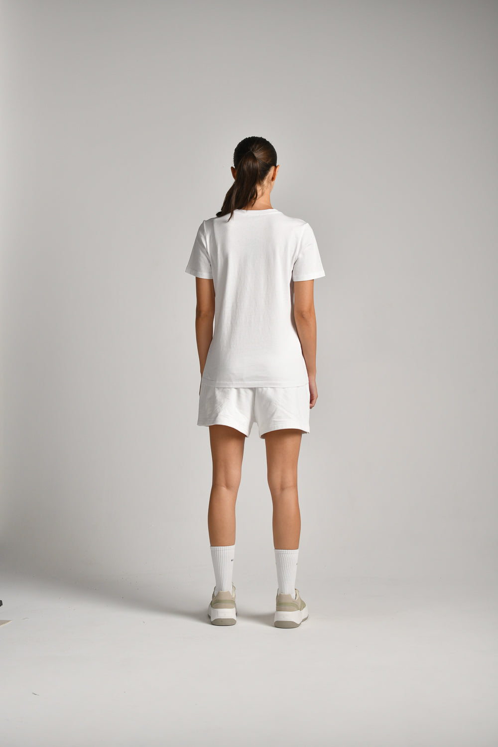 טישירט בייסיק צווארון עגול