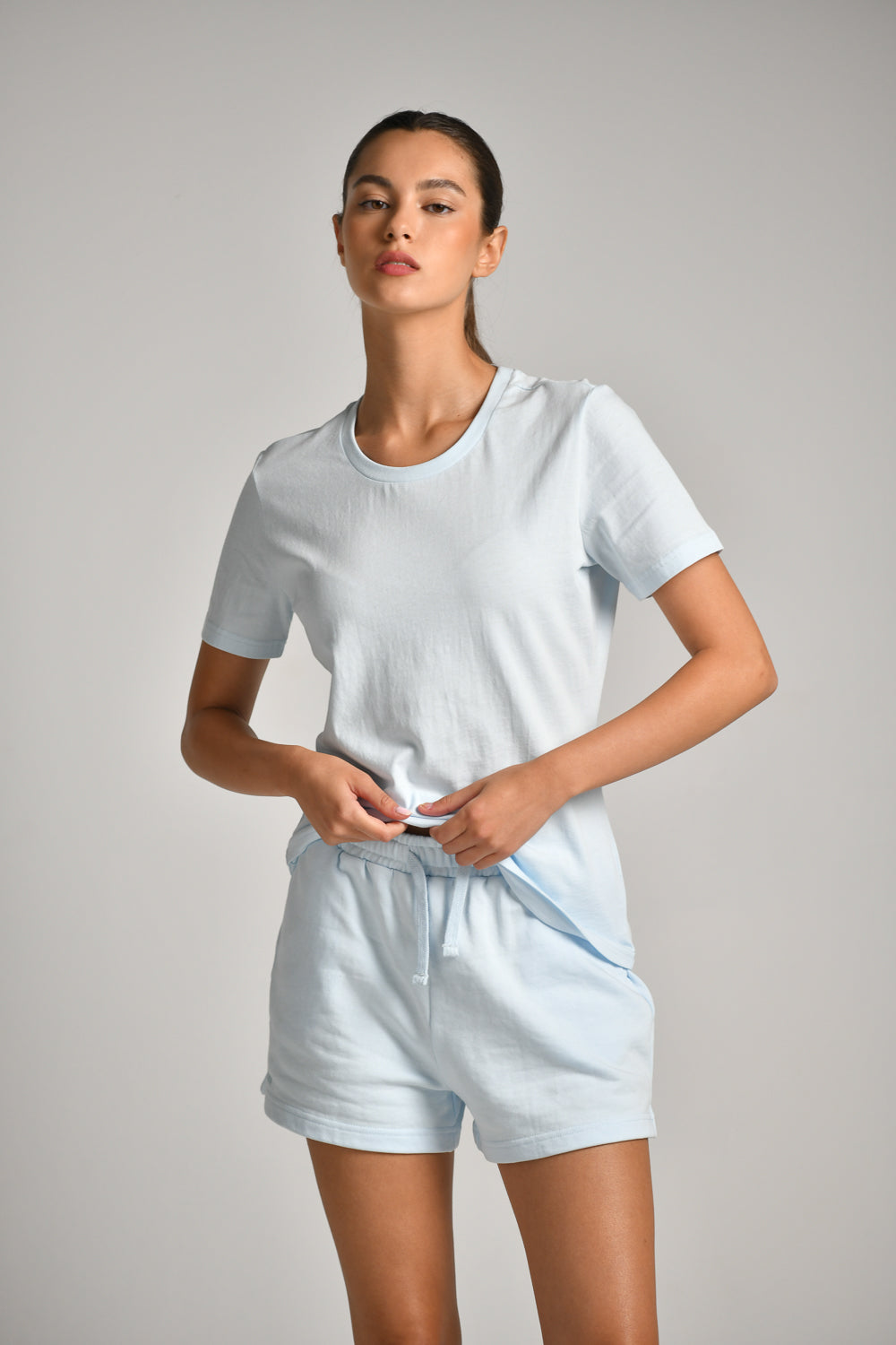 טישירט בייסיק צווארון עגול