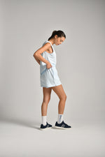 גופייה בייסיק עם לוגו בגב