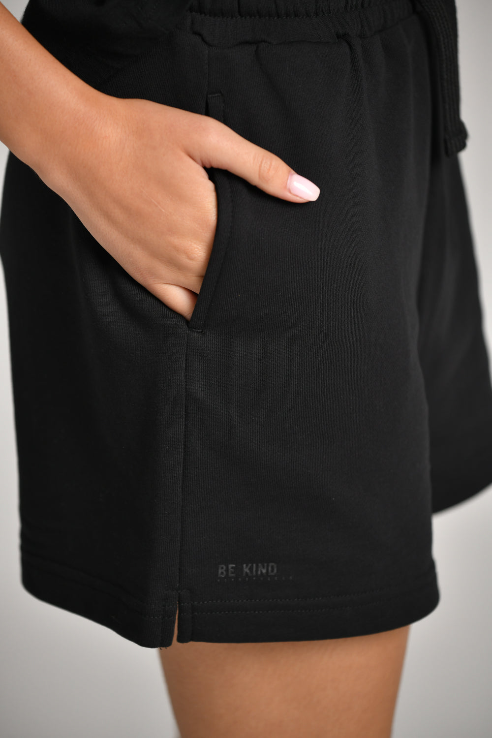 מכנסי בייסיק קצרים