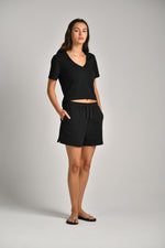 מכנסי בייסיק קצרים