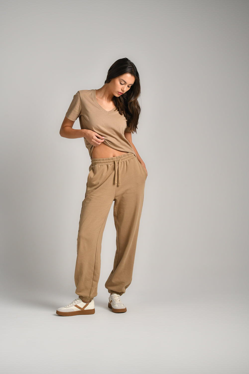 מכנסי טרנינג ארוכים עם גומי