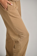 מכנסי טרנינג ארוכים עם גומי