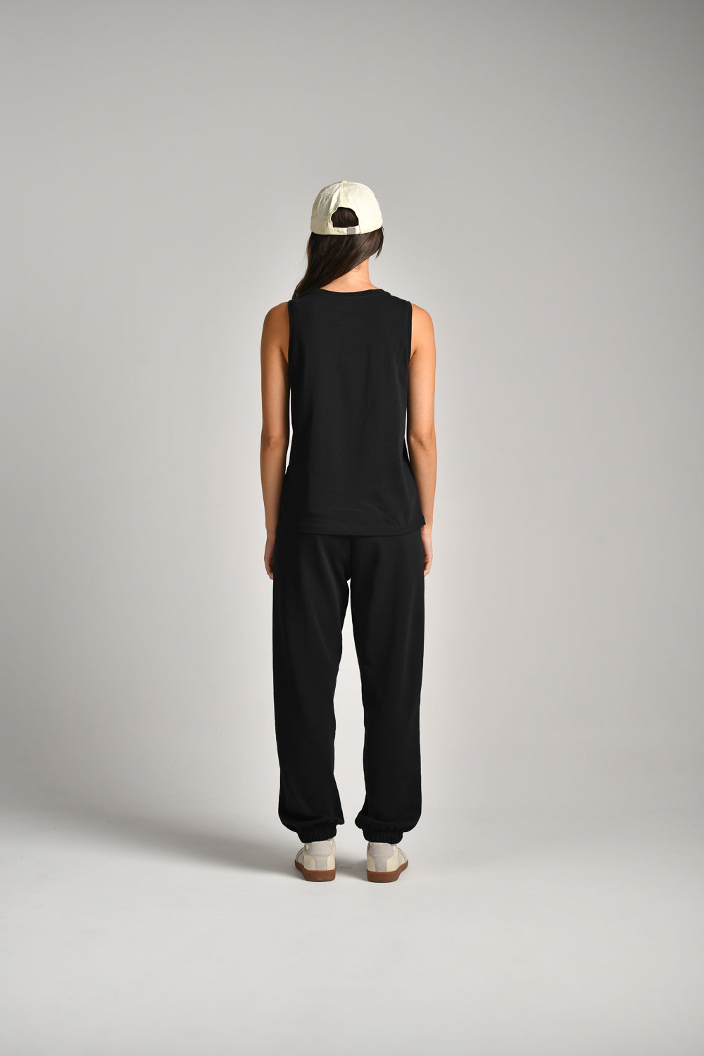 מכנסי טרנינג ארוכים עם גומי