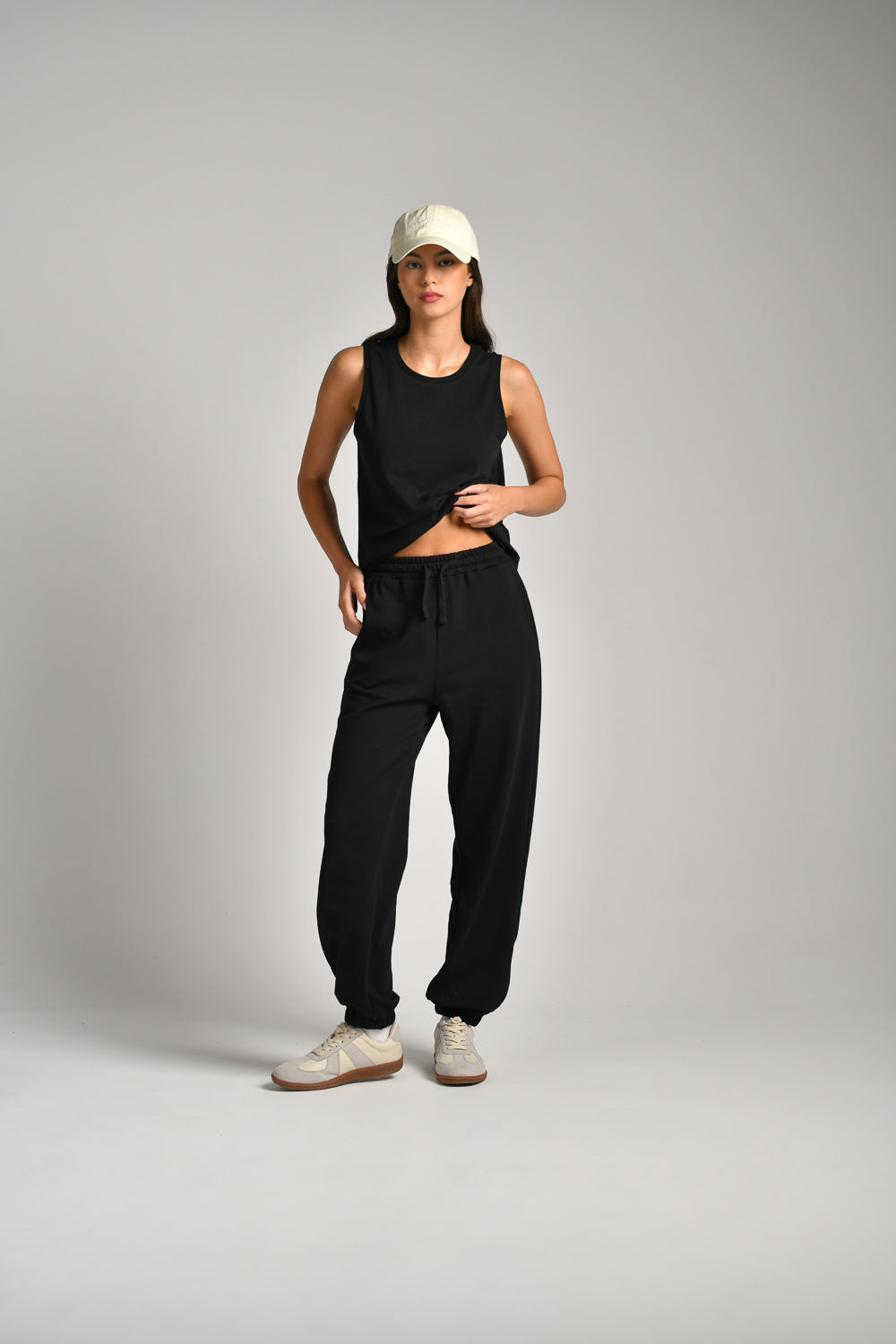 מכנסי טרנינג ארוכים עם גומי