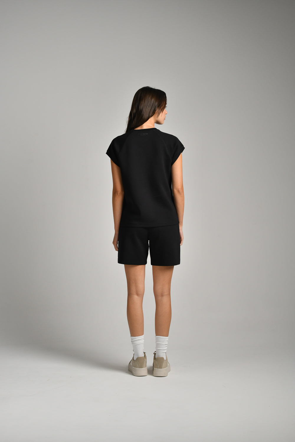 חולצה ללא שרוולים לנשים