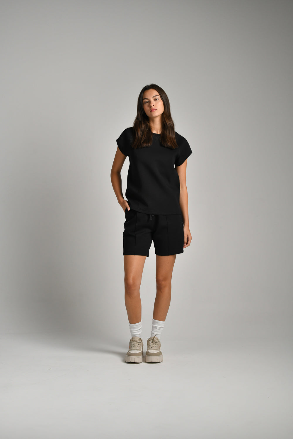 חולצה ללא שרוולים לנשים