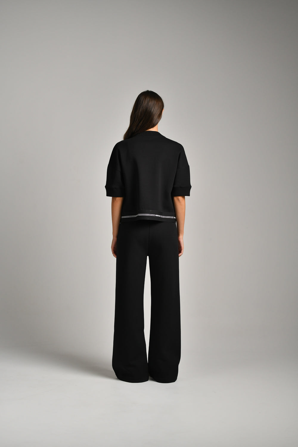 ג'קט עם שרוולים קצרים