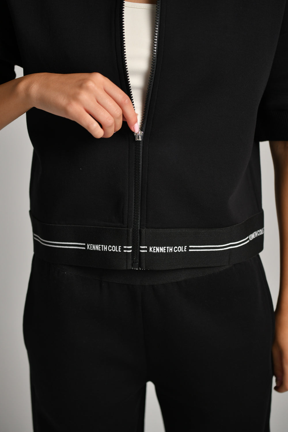 ג'קט עם שרוולים קצרים