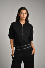 ג'קט עם שרוולים קצרים