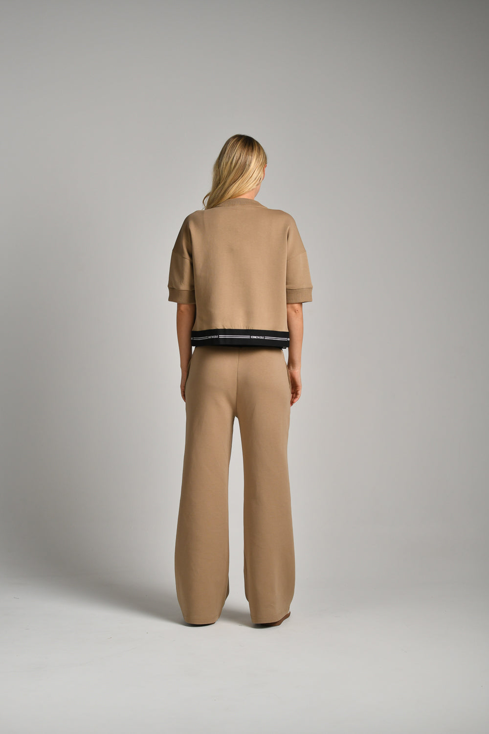 ג'קט עם שרוולים קצרים