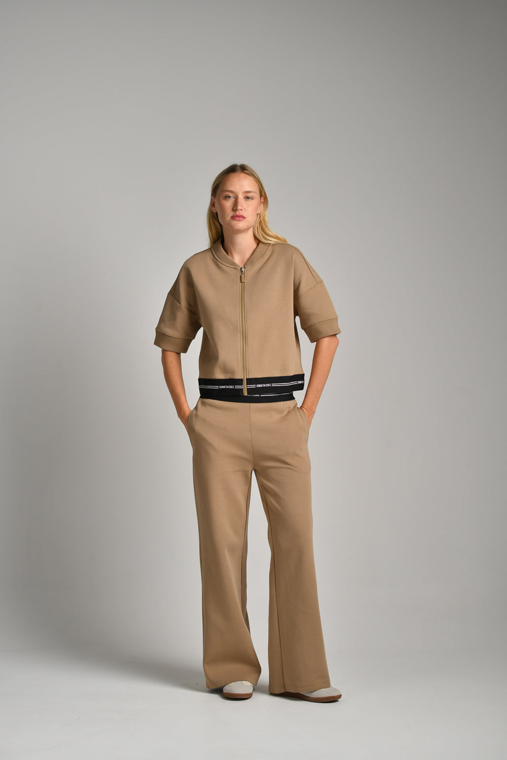 ג'קט עם שרוולים קצרים