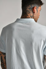 חולצת פולו קצרה