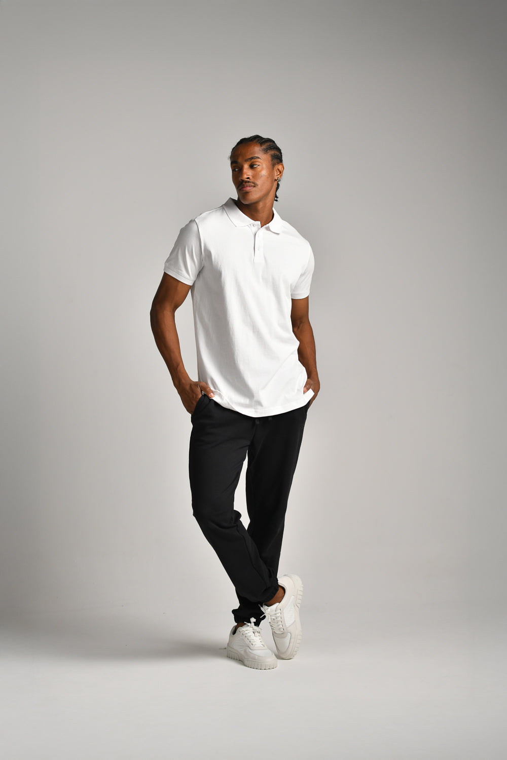 חולצת פולו קצרה