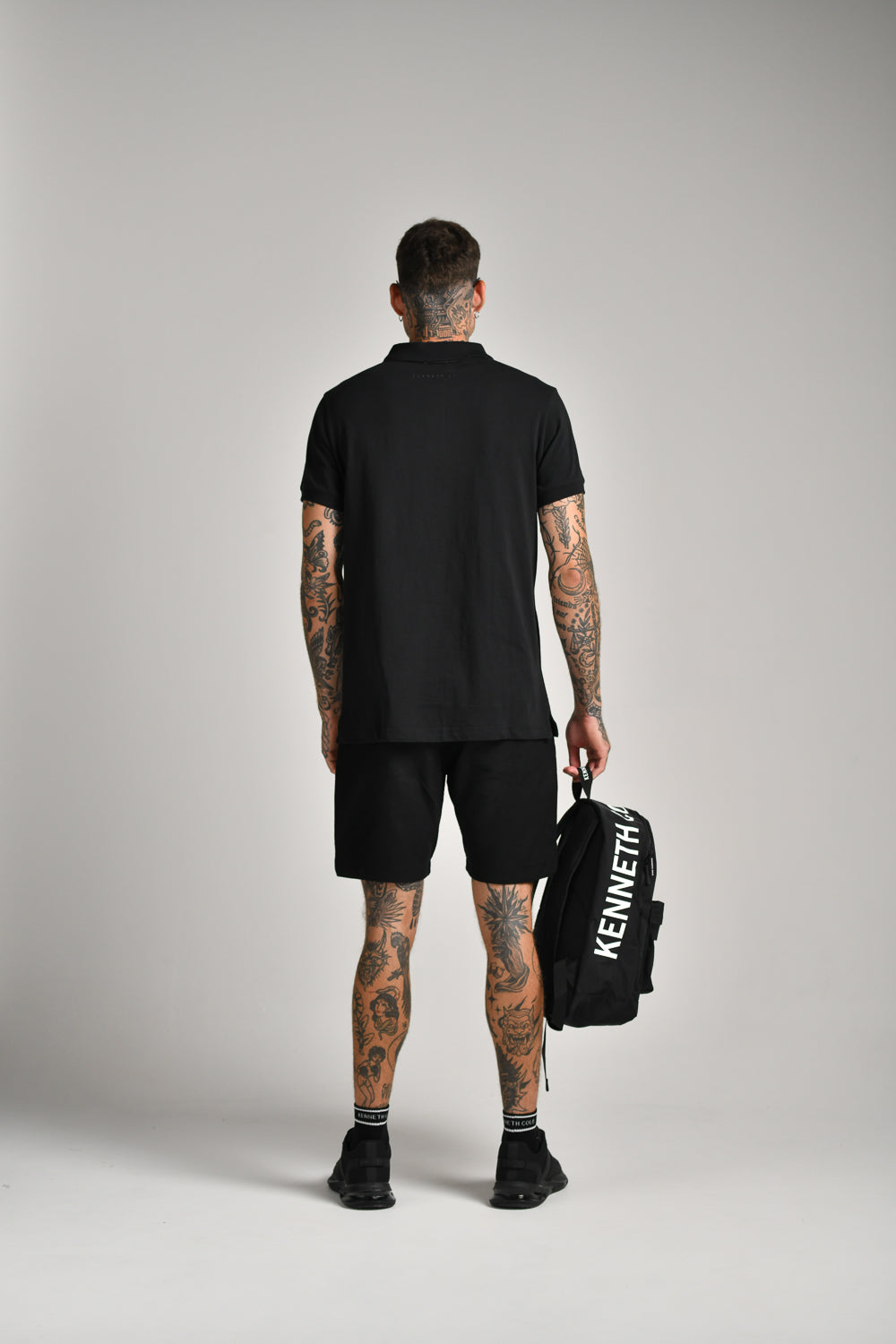 חולצת פולו קצרה