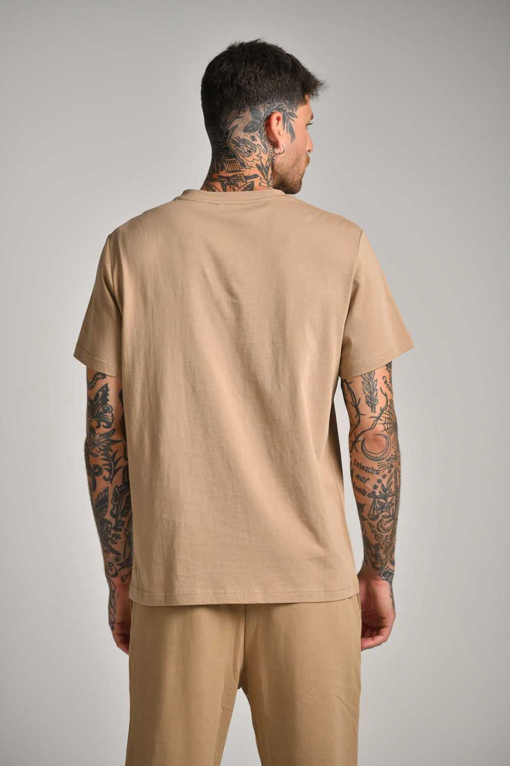 טישירט בייסיק קצרה