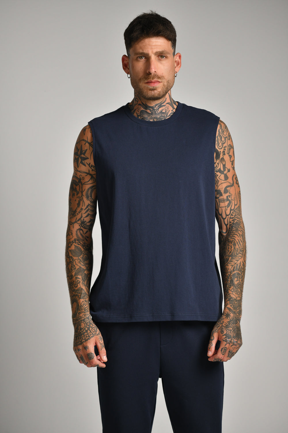 חולצת ללא שרוולים