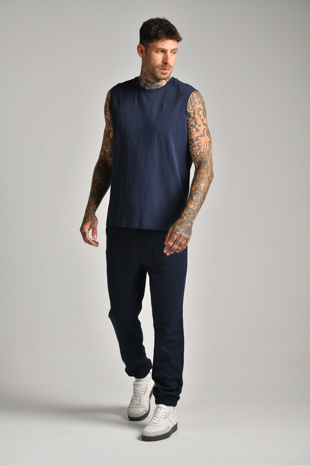 חולצת ללא שרוולים