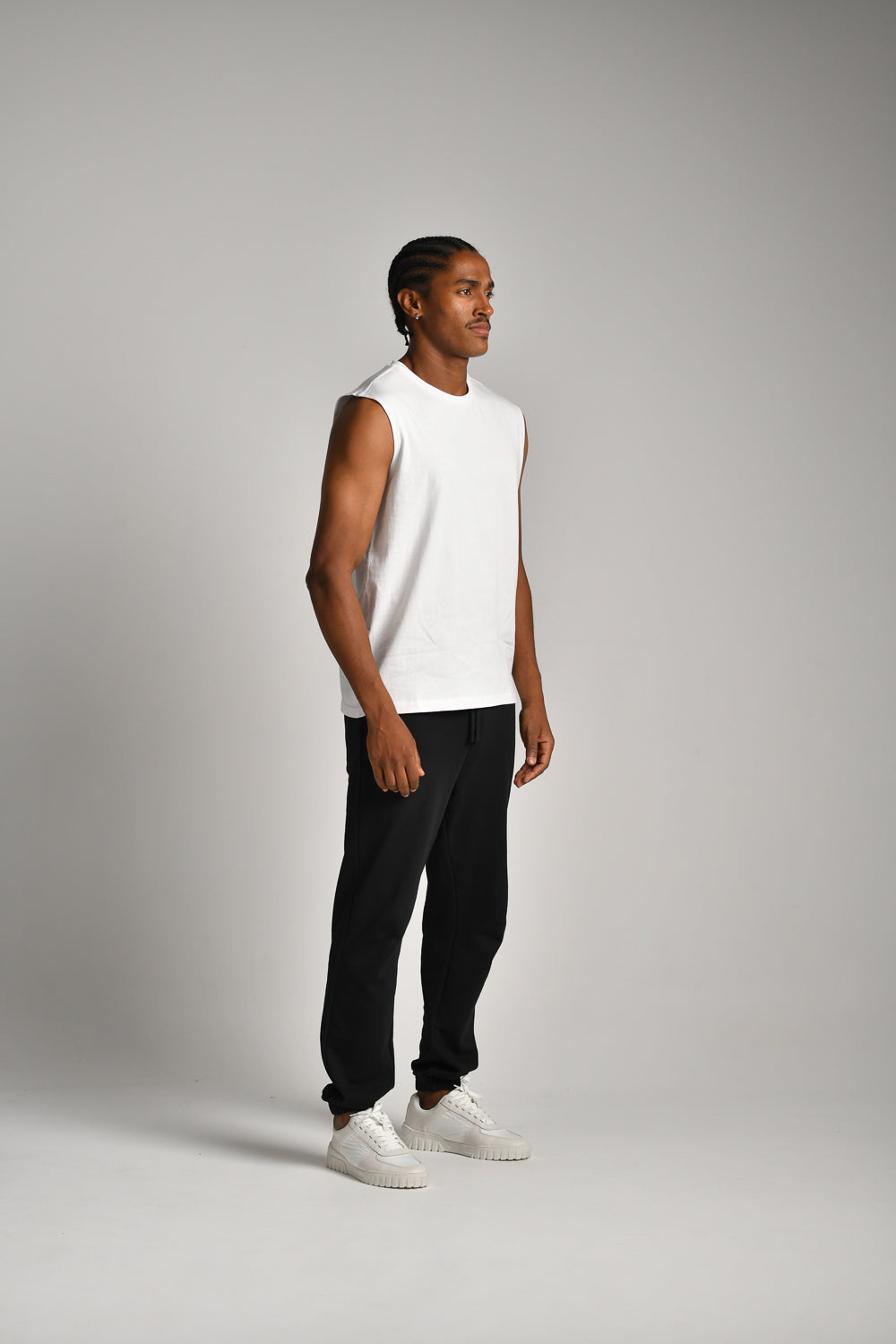 חולצה ללא שרוולים