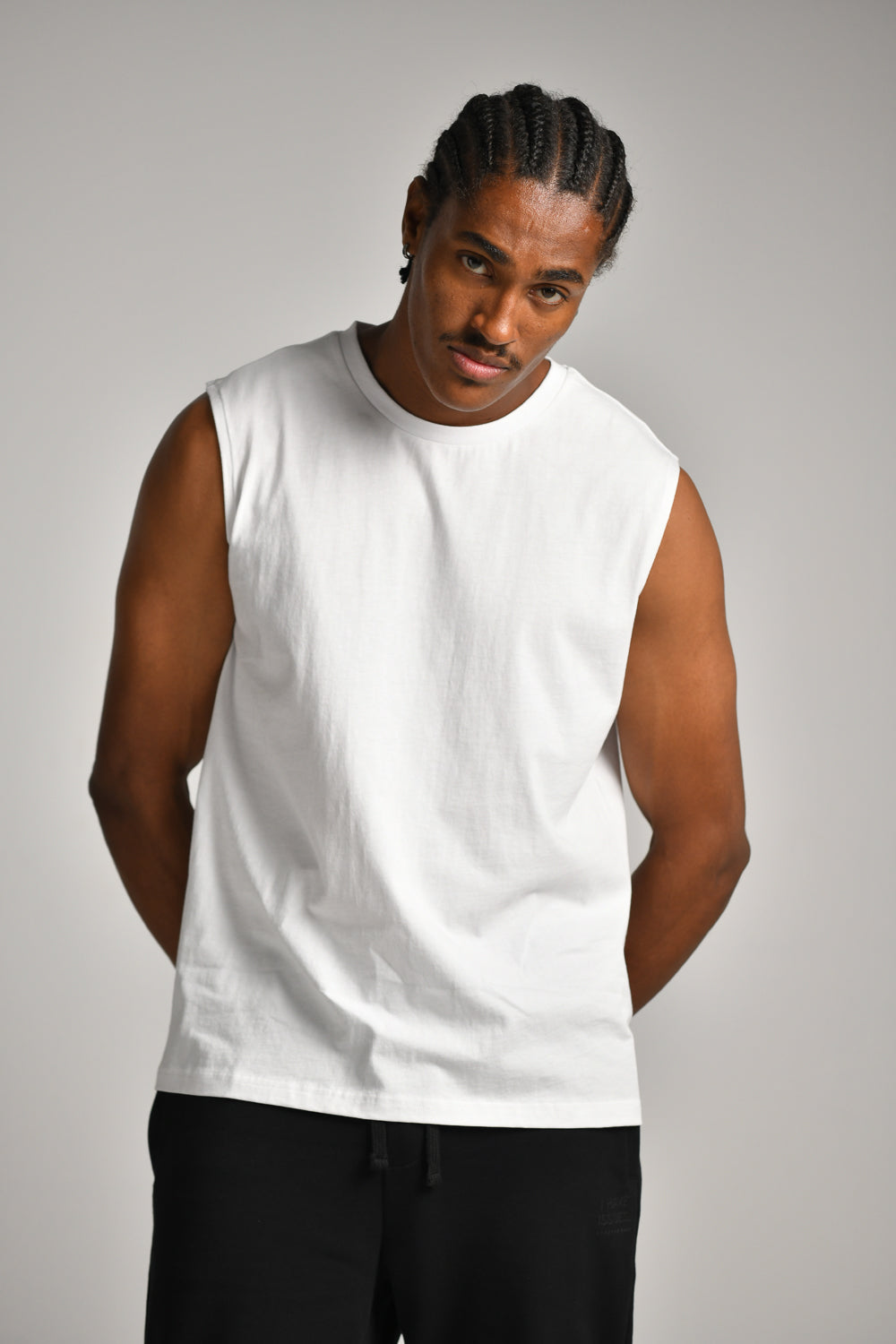 חולצת ללא שרוולים