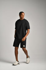 מכנסיים קצרים עם תווית רקומה