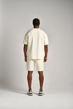 מכנסיים קצרים עם תווית רקומה