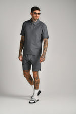 חולצה קצרה עם צווארון פולו