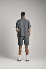 חולצה קצרה עם צווארון פולו