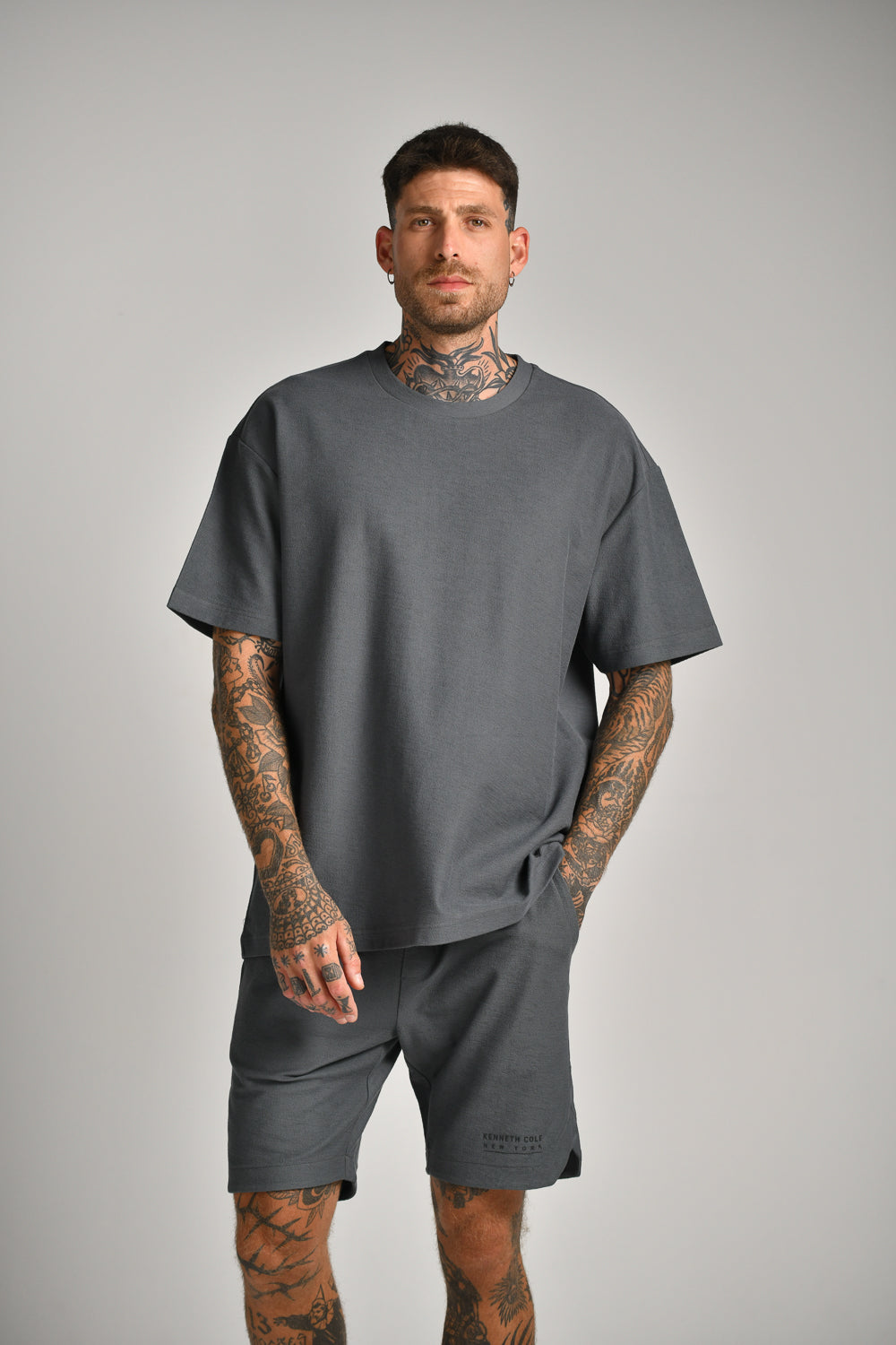 חולצת אובר סייז קצרה