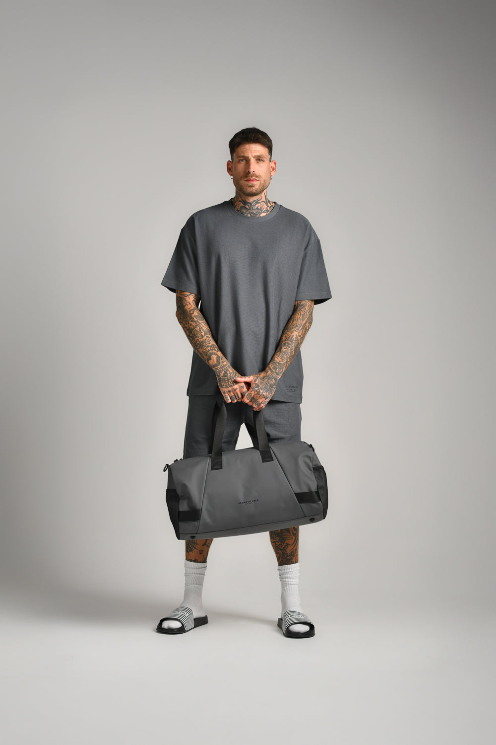 חולצת אובר סייז קצרה