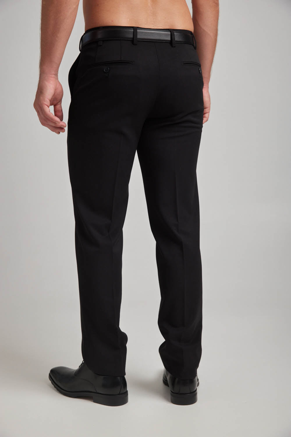 מכנסיים מחוייטים לגברים