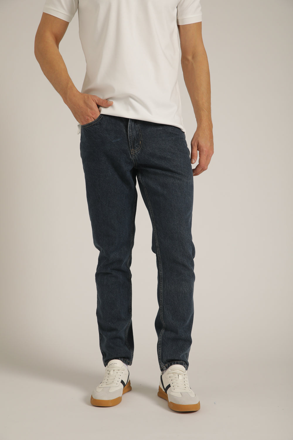 מכנסי ג'ינס בגזרת סלים | קנת קול