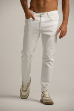 מכנסי ג'ינס בגזרת סלים | קנת קול