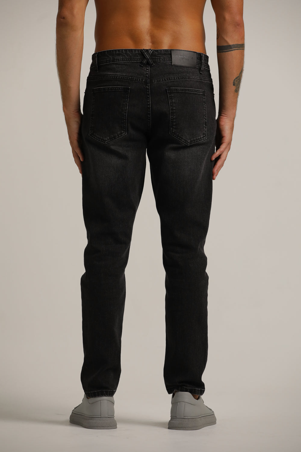 מכנסי ג'ינס בגזרת סלים לגברים | קנת קול