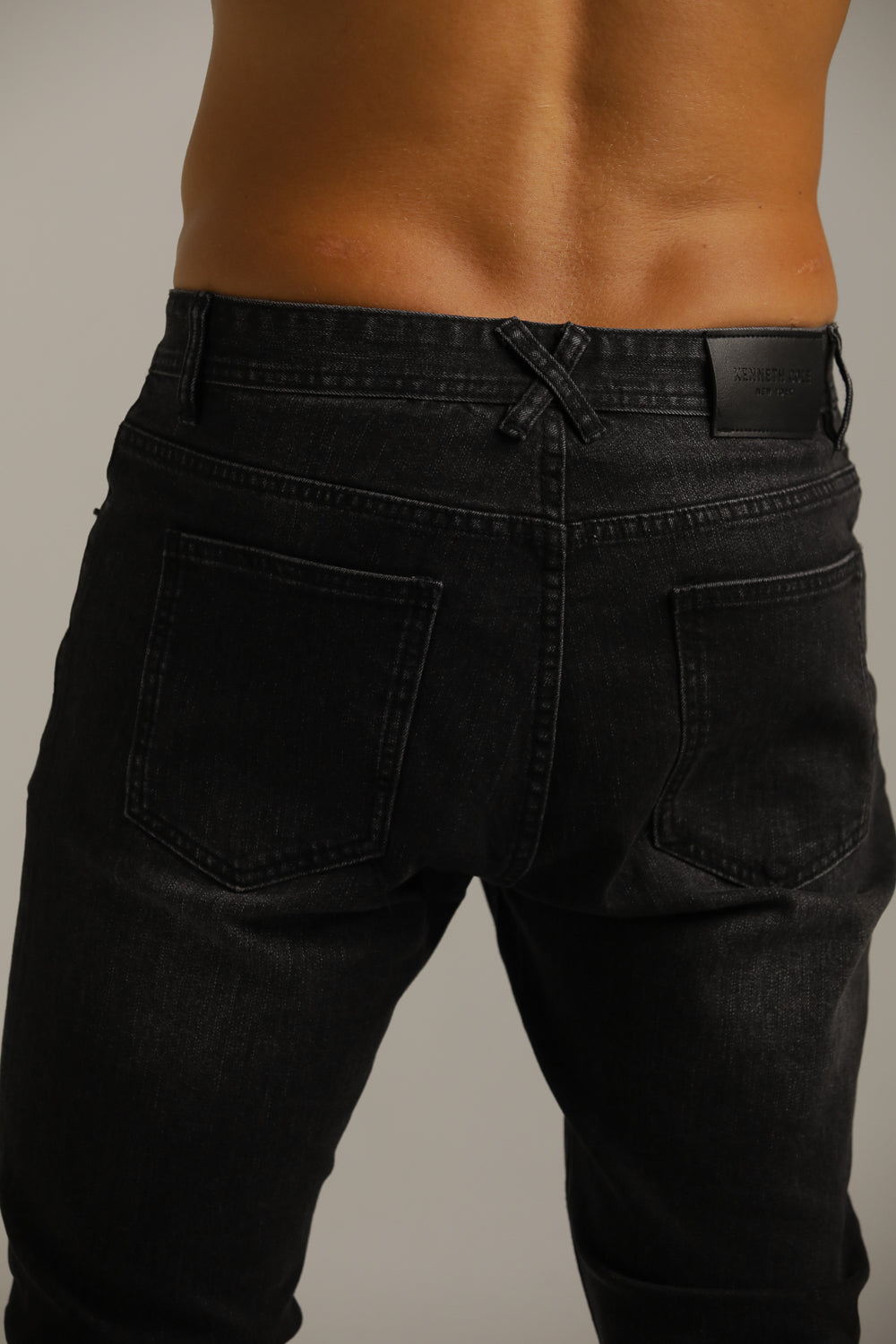 מכנסי ג'ינס בגזרה סקיני | קנת קול