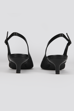 סנדלי עקב נשים