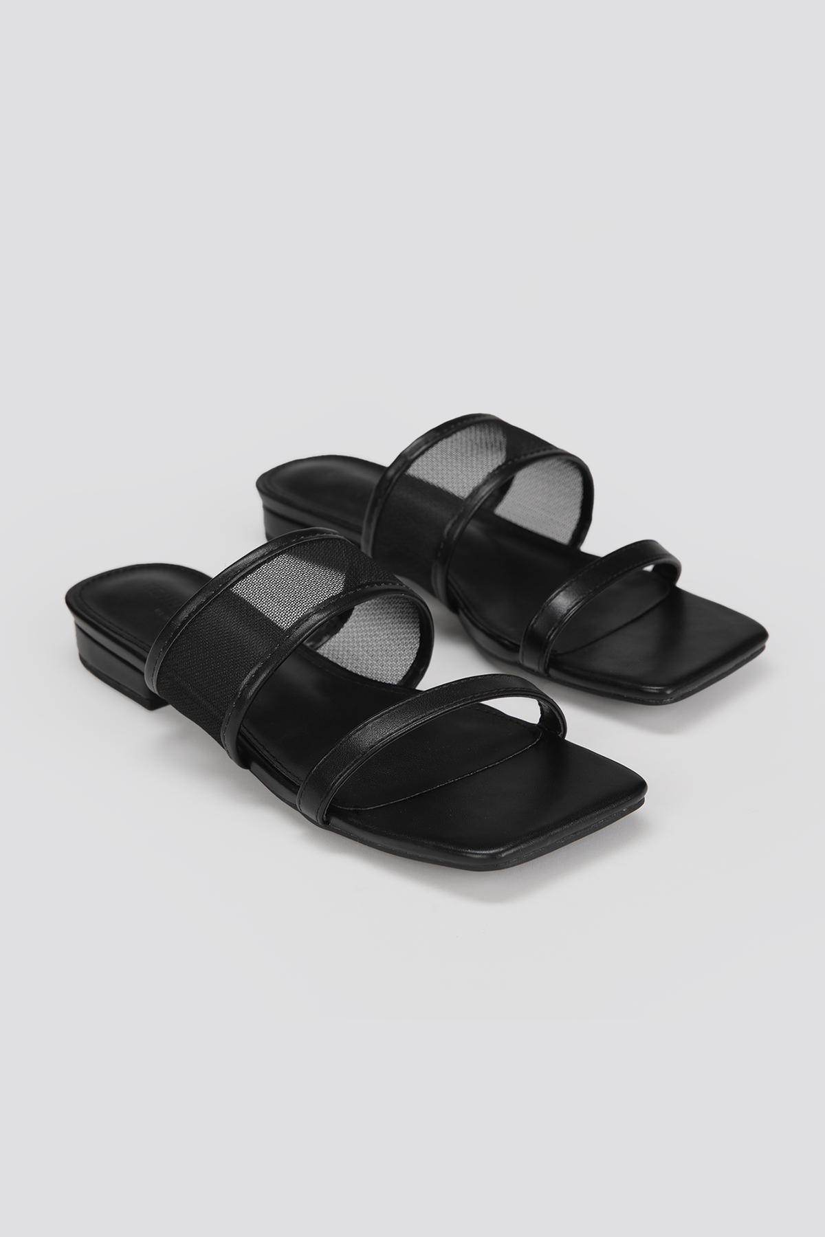 סנדל נשים שטוח