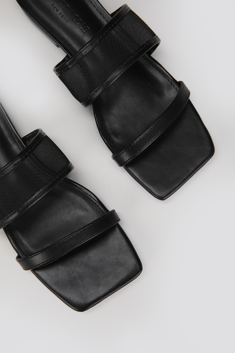 סנדל נשים שטוח