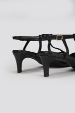 סנדלי עקב נשים