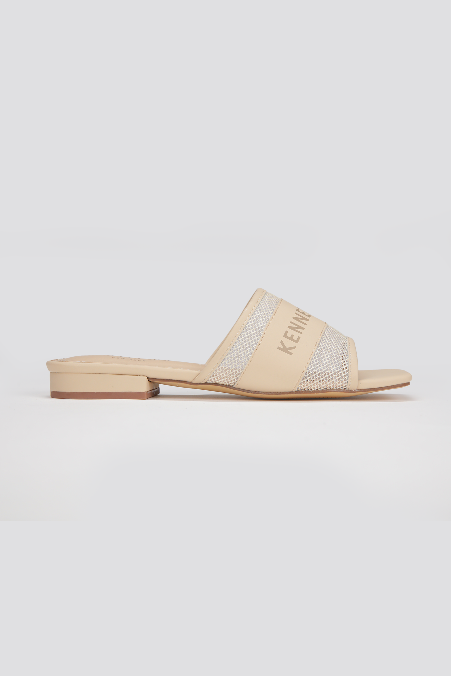 כפכפים שטוחים לנשים