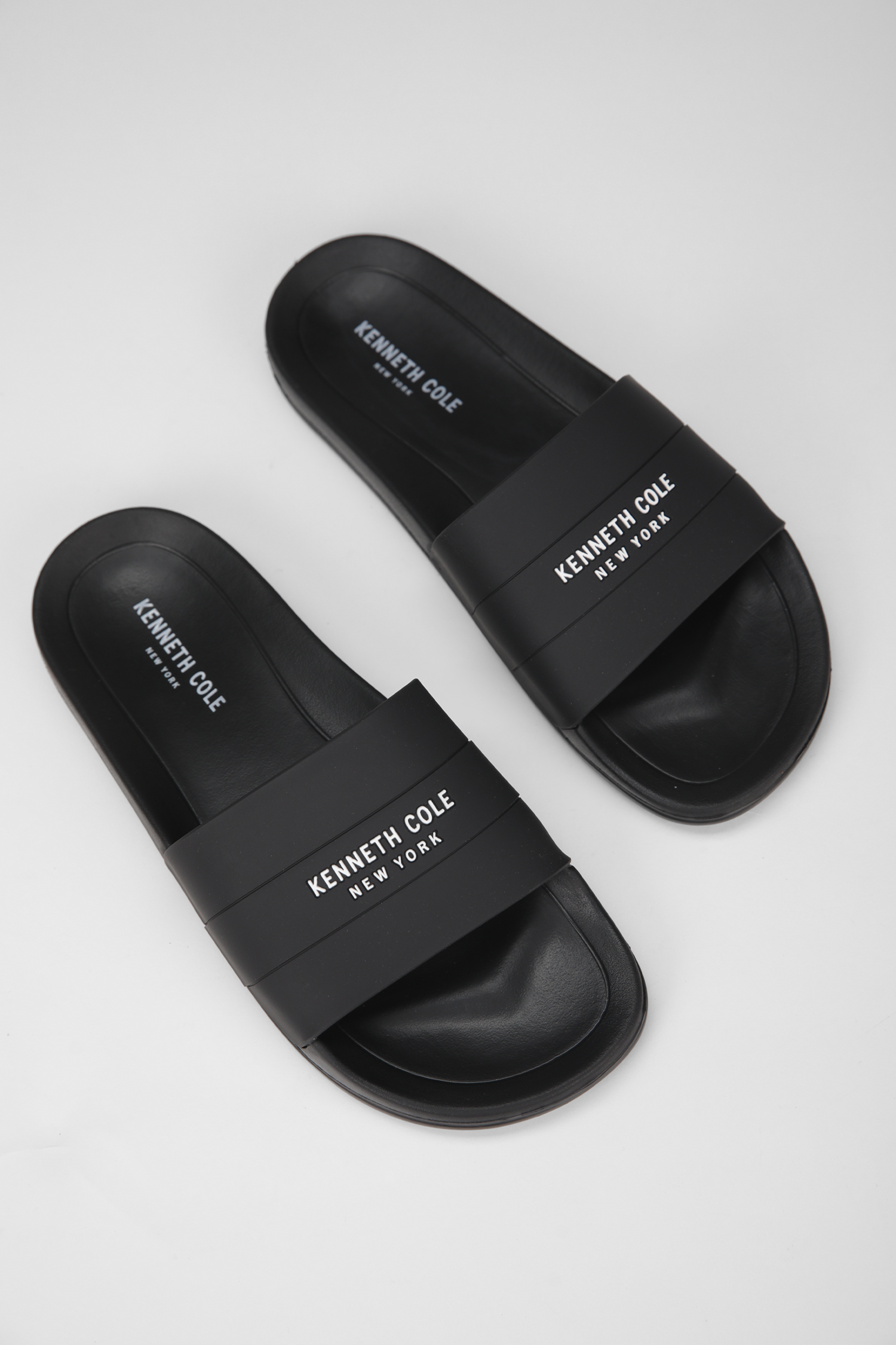 כפכפים לגברים בצבע שחור 
