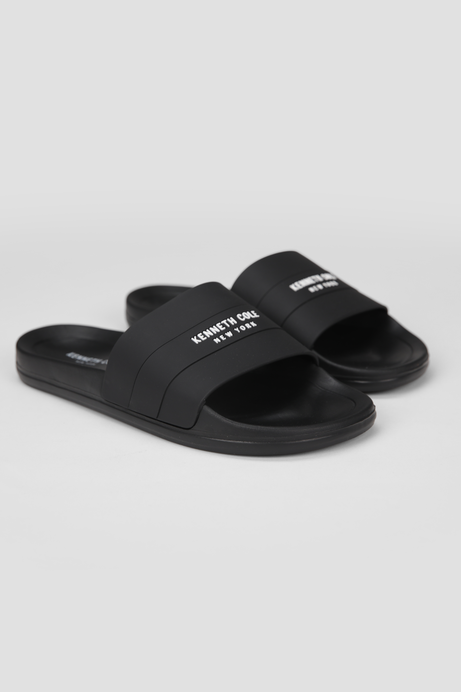 כפכפים לגברים בצבע שחור 
