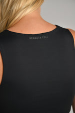 גופייה מבד אלסטי לנשים